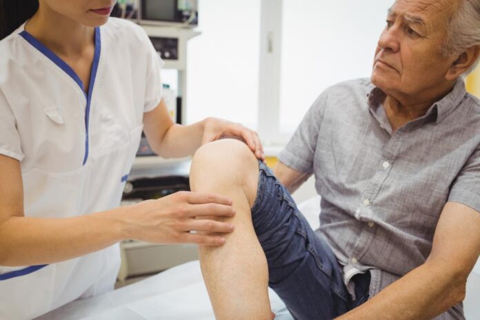 What percentage of knee replacement surgeries are successful