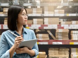 How To Manage Warehouse Employees